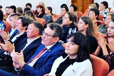 Совещания учителей проходят с участием депутатов